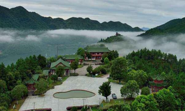 南充德兴市风景区